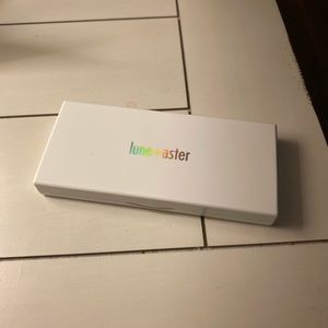 Lune and aster palette